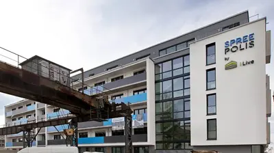 Das Gebäude in dem sich das Aparthotel befindet