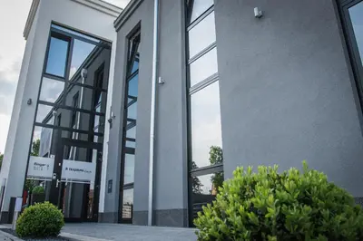 Das Gebäude in dem sich das Aparthotel befindet