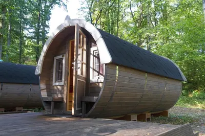 Das Gebäude in dem sich der Ferienpark befindet