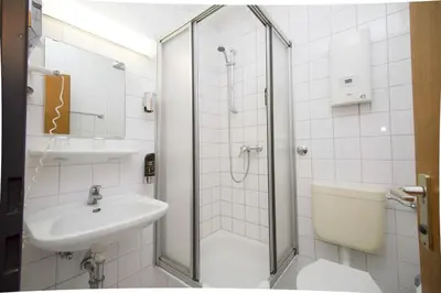 Ein Badezimmer in der Unterkunft Hotel Spreewitz am Kurfürstendamm
