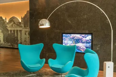 TV/Unterhaltungsangebot in der Unterkunft Motel One Berlin-Tiergarten