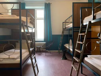 Ein Etagenbett oder Etagenbetten in einem Zimmer der Unterkunft Grand Hostel Berlin Classic