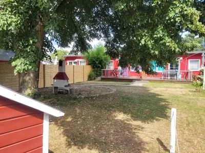 Ein Garten an der Unterkunft Bungalows am Grimnitzsee
