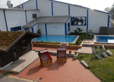 Der Swimmingpool an oder in der Nähe von Sporthotel Neuruppin