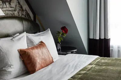 Ein Bett oder Betten in einem Zimmer der Unterkunft Sir Savigny Hotel, part of Sircle Collection