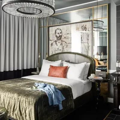 Sir Savigny Hotel