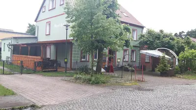 Das Gebäude in dem sich das Gasthaus befindet