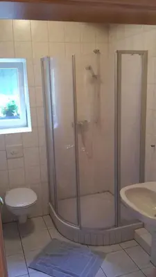 Ein Badezimmer in der Unterkunft Ferienwohnungen Margaretenhof am Plauer See
