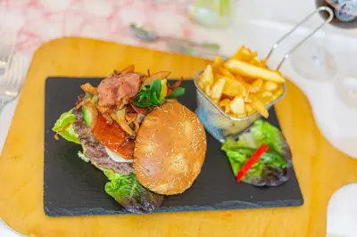Essen im Hotel oder in der Nähe