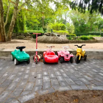 Ein Garten an der Unterkunft Doppelzimmer - Monteurswohnung - Arbeiterwohnung 4-8 Personen