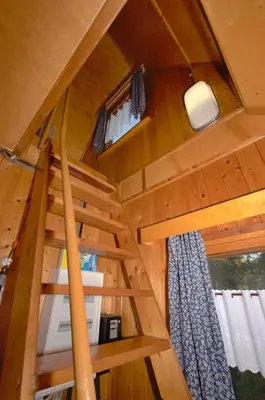Ein Etagenbett oder Etagenbetten in einem Zimmer der Unterkunft Finnhütten Waldesruh