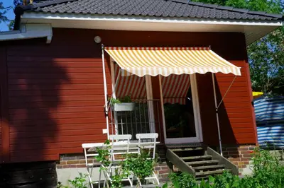Das Gebäude in dem sich das Ferienhaus befindet