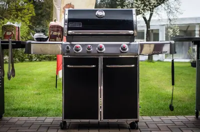 Ein für Gäste verfügbarer Grill in der Pension