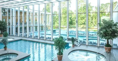 Der Swimmingpool an oder in der Nähe von Ferienwohnung Renate in der Villa Seeblick