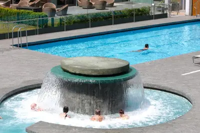 Der Swimmingpool an oder in der Nähe von Ferienwohnung Katja in der Villa Seeblick