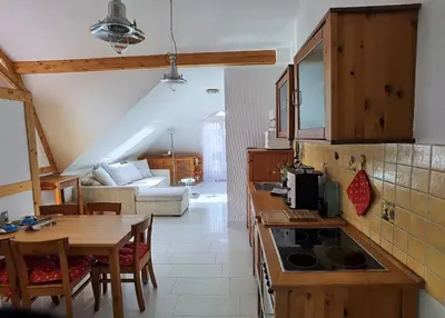 Küche/Küchenzeile in der Unterkunft Ferienwohnung Katja in der Villa Seeblick