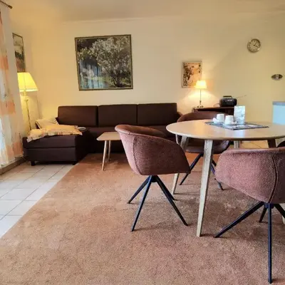 Ferienwohnung Juliane in der Villa zum Kronprinzen direkt gegenüber der Saarow Therme