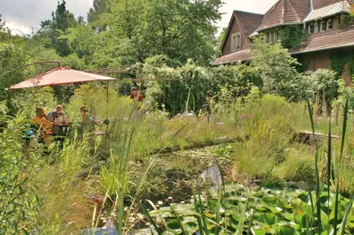 Ein Garten an der Unterkunft Villa-Hufeland