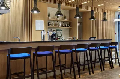 Lounge oder Bar in der Unterkunft Holiday Inn Express - Berlin - Alexanderplatz by IHG