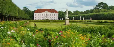 Ein Garten an der Unterkunft Botschaft