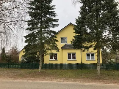 Das Gebäude in dem sich die Ferienwohnung befindet