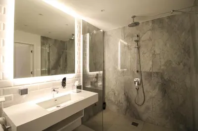 Ein Badezimmer in der Unterkunft H24 Berlin Lichtenberg