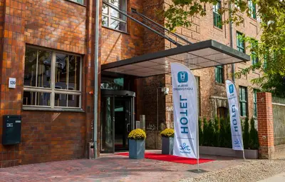 Eine Fassade oder ein Eingang zu H24 Berlin Lichtenberg