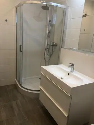 Ein Badezimmer in der Unterkunft Wassersport-Appartements am Stößensee