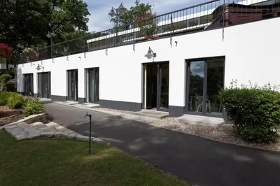 Das Gebäude in dem sich die Ferienwohnung befindet
