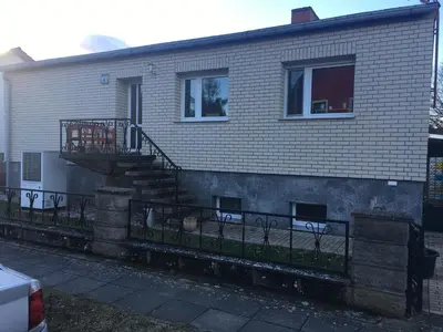 Das Gebäude in dem sich das Privatzimmer befindet