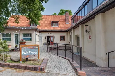 Das Gebäude in dem sich das Hotel befindet