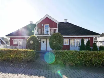 Das Gebäude in dem sich das Ferienhaus befindet