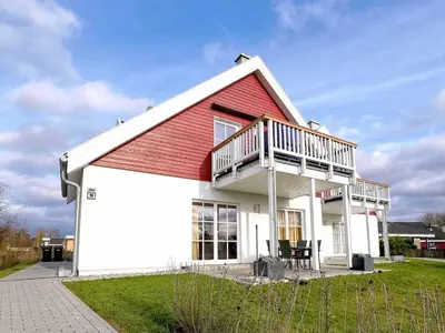 Das Gebäude in dem sich das Ferienhaus befindet