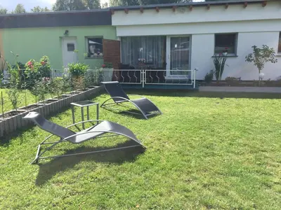 Ein Garten an der Unterkunft Ferienwohnung Felix am See