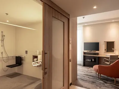 Ein Badezimmer in der Unterkunft Hampton by Hilton Berlin City Centre Alexanderplatz