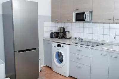 Küche/Küchenzeile in der Unterkunft BIG Central City Apartment West Kurfurstendamm