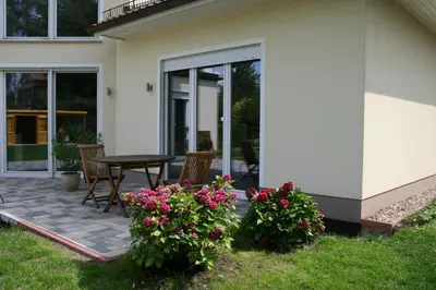 Ein Garten an der Unterkunft Business Lounge Potsdam