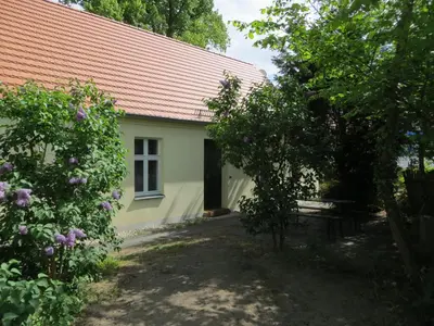 Ein Garten an der Unterkunft Fischerhaus am See