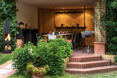 Ein Garten an der Unterkunft Hotel Grenzfall