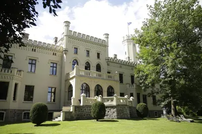 Ein Garten an der Unterkunft Romantik Hotel Schloss Reichenow