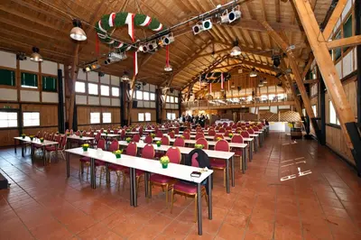 Ein Restaurant oder anderes Speiselokal in der Unterkunft Schloss Diedersdorf