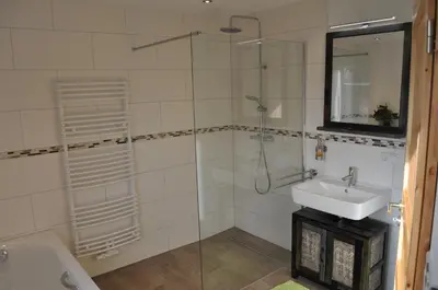 Ein Badezimmer in der Unterkunft Kulturfreizeiten Ferienwohnungen