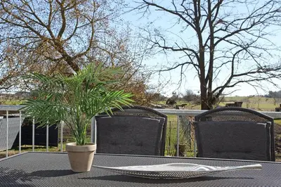 Ein Garten an der Unterkunft Ferienhaus-Parsteinsee