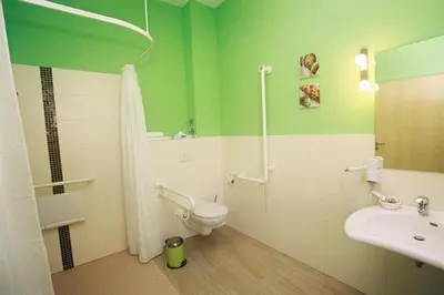 Ein Badezimmer in der Unterkunft Hotel zur Insel