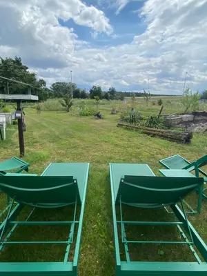 Ein Garten an der Unterkunft Ferienhaus Lotte Havelland