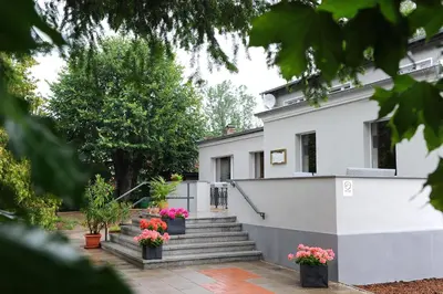 Ein Garten an der Unterkunft Hotel Zum Birkenhof