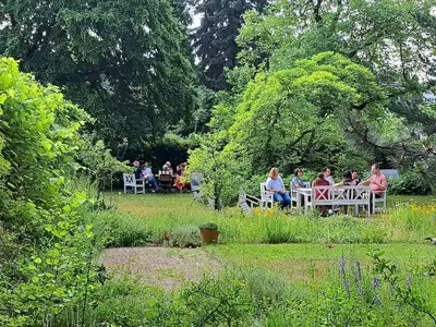 Ein Garten an der Unterkunft Gäste- und Tagungshaus am Glockengarten