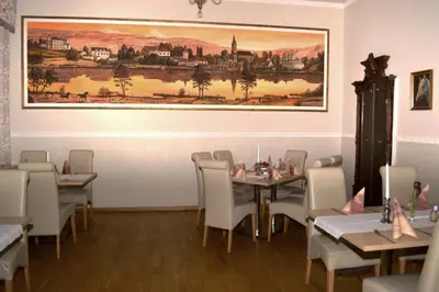 Ein Restaurant oder anderes Speiselokal in der Unterkunft Strandhotel Buckow Resort & SPA gut-Hotels SEE