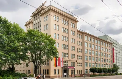 Das Gebäude in dem sich das Hotel befindet
