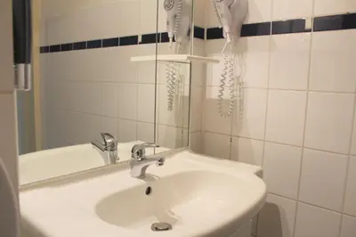 Ein Badezimmer in der Unterkunft Pension Central Hostel Berlin